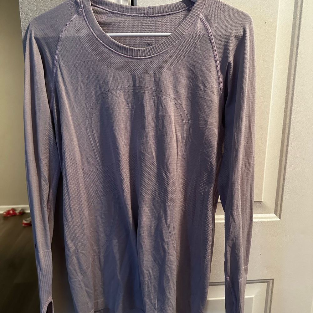 lululemon athletica Long Sleeve Tee in Light Lavender size 10